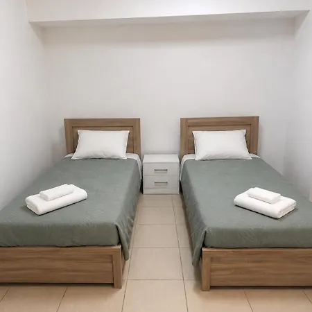 Anthis Aparments Apartman *